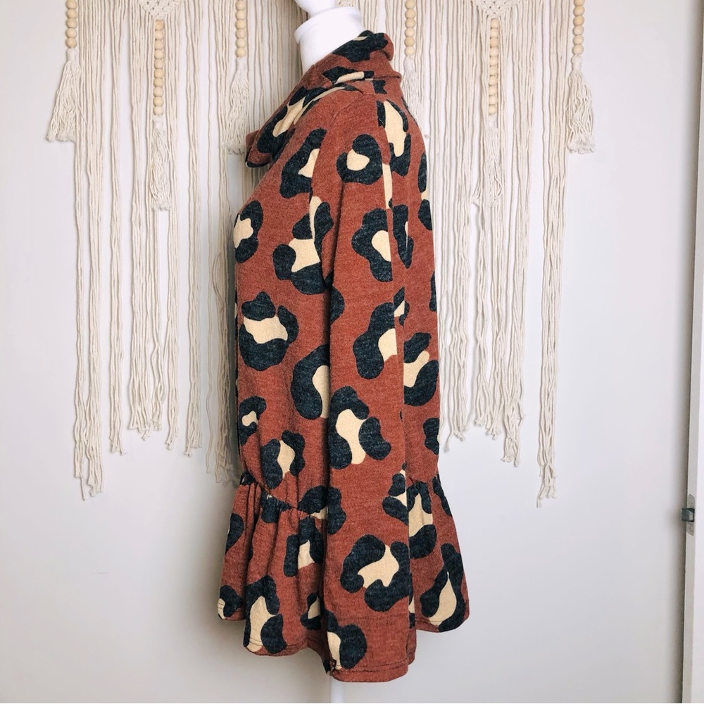 NWT Leopard Print Cowl Neck Top Ruffle Hem - Picture 8 of 10